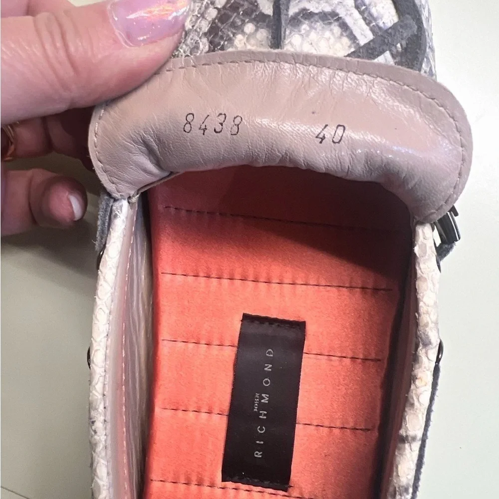 NWT John Richmond Gray and White Snakeskin Loafers